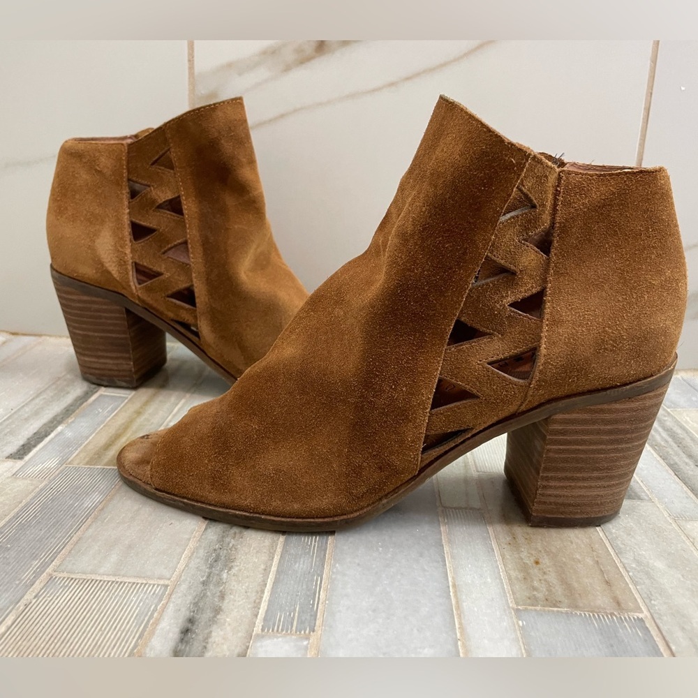 Lucky Brand peep-toe booties with cutouts in brown tan suede size 8 - Picture 5 of 15
